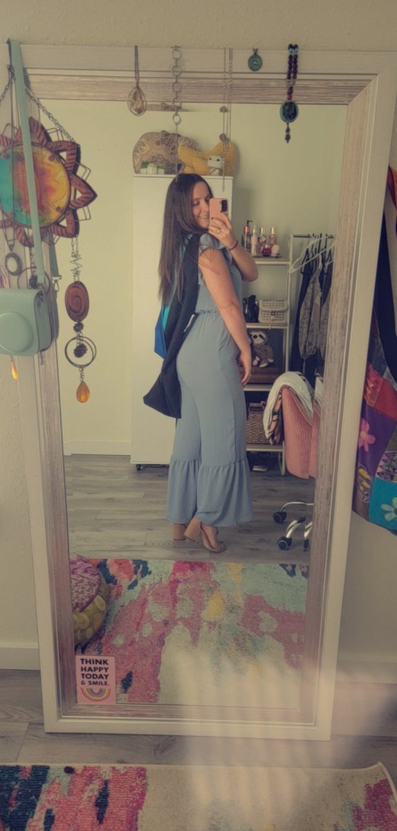 kac_ie's tweet photo. Shes got a damn masters degree https://t.co/PwXU6qYrtF