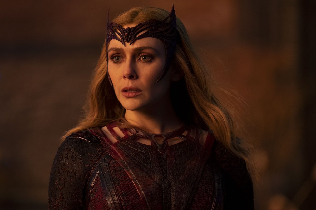 almanaquedisney's tweet photo. Feliz Dia das Mães apenas para ela, a mãe do ano: Wanda Maximoff!! #MultiverseOfMadness https://t.co/fm0Dnl77v7