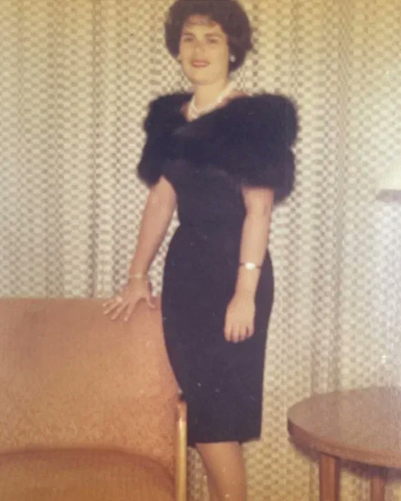 pologeorgis's tweet photo. Happy Mothers Day from our family to yours!
photo of Mary Pologeorgis 
.
.
.
.
.
.
.
.
.
.
.
.
#mothersday #celebratemom #foxstole #furstole #vintagefur https://t.co/opf3HPNOWl