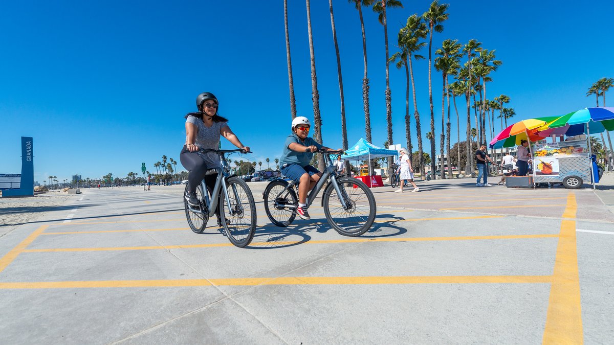 GoActiveLB's tweet photo. A bike ride along the beach path is one of our favorite ways to spend the day with mom! 💖 Happy Mother’s Day to all mothers, grandmothers, and FTWN-B caregivers!
https://t.co/i1o91m0sfA
#GoActiveLB #LBBikeMonth2022 https://t.co/JiFEjBqyT4