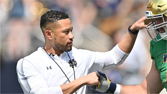 Meet the 12 #NotreDame commits that make up the No. 1 recruiting class in 2023.

Names, graphics, position, measurables, quotes, primary recruiters and more.

Get to know the future of the Fighting Irish.

Story: https://t.co/gT1cMoAkKz

#IrishIllustrated 

@247Sports https://t.co/l5dhHSPrWb