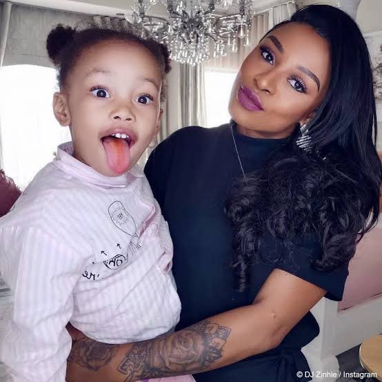akaworldwide's tweet photo. HAPPY MOTHERS DAY 💜 https://t.co/j6nXVNMW0I