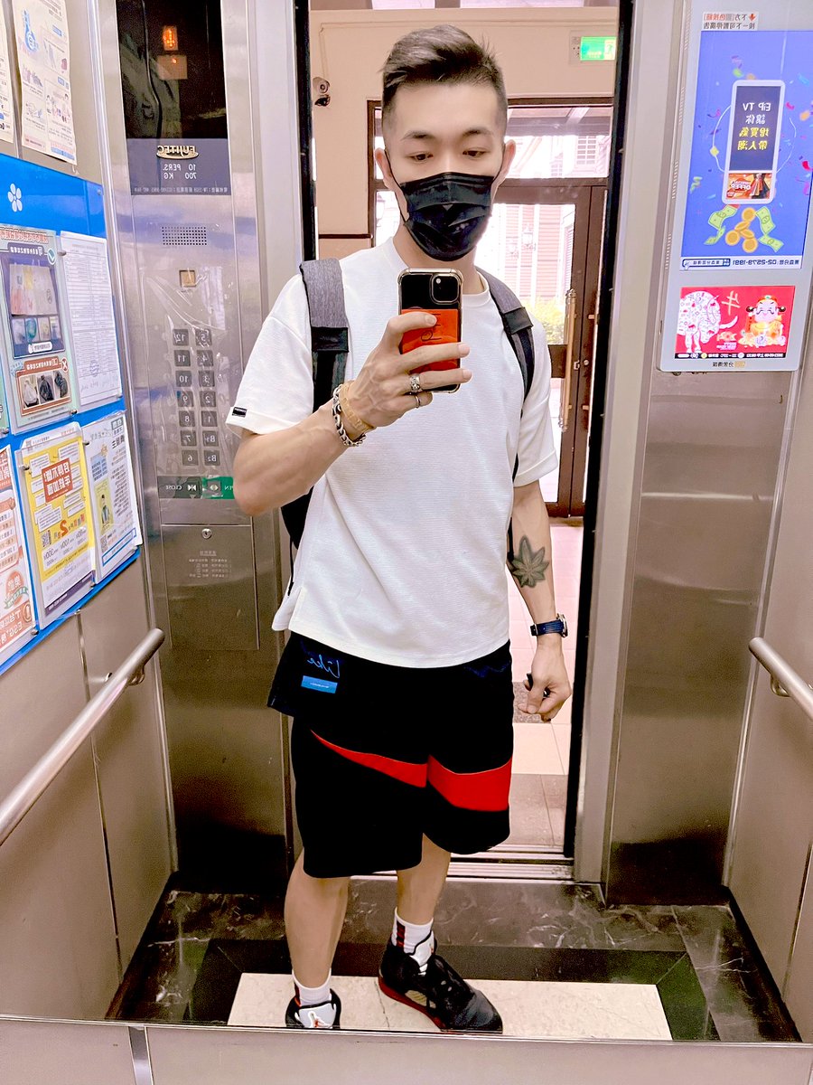 DGG180mm's tweet photo. 寶刀未老🏀 https://t.co/Tu2UHWkCj4