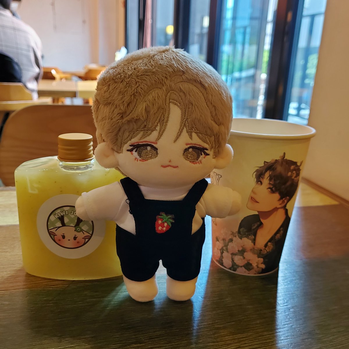 kkiwi_24's tweet photo. #햇살을_닮은_아현아_생일축하해
#BABY_BAMBI_DAY

홍대 아현이 생카! 너무 예쁘고, 귀엽고 사랑스럽고 즐거웠어요🥰🥰
스탭분들, 주최님, 협력진분들 모두 수고 많으셨습니다!!>< https://t.co/cFZd4O4iuk