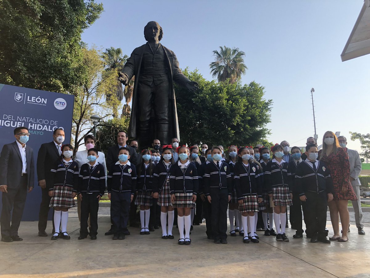 #BuenDomingo Hoy conmemoramos una fecha importante para las y los mexicanos, el 269 Aniversario del Natalicio de Don Miguel Hidalgo y Costilla.
1/2