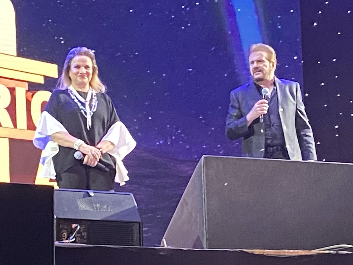 Melyjan123's tweet photo. Regresando a mi ciudad, después del concierto de @PimpinelaNet 
Gracias por tan maravillosa noche que nos regalaron ❤️🇵🇪
#pimpinela #PimpinelaEnLima https://t.co/Um3pYxlrUF