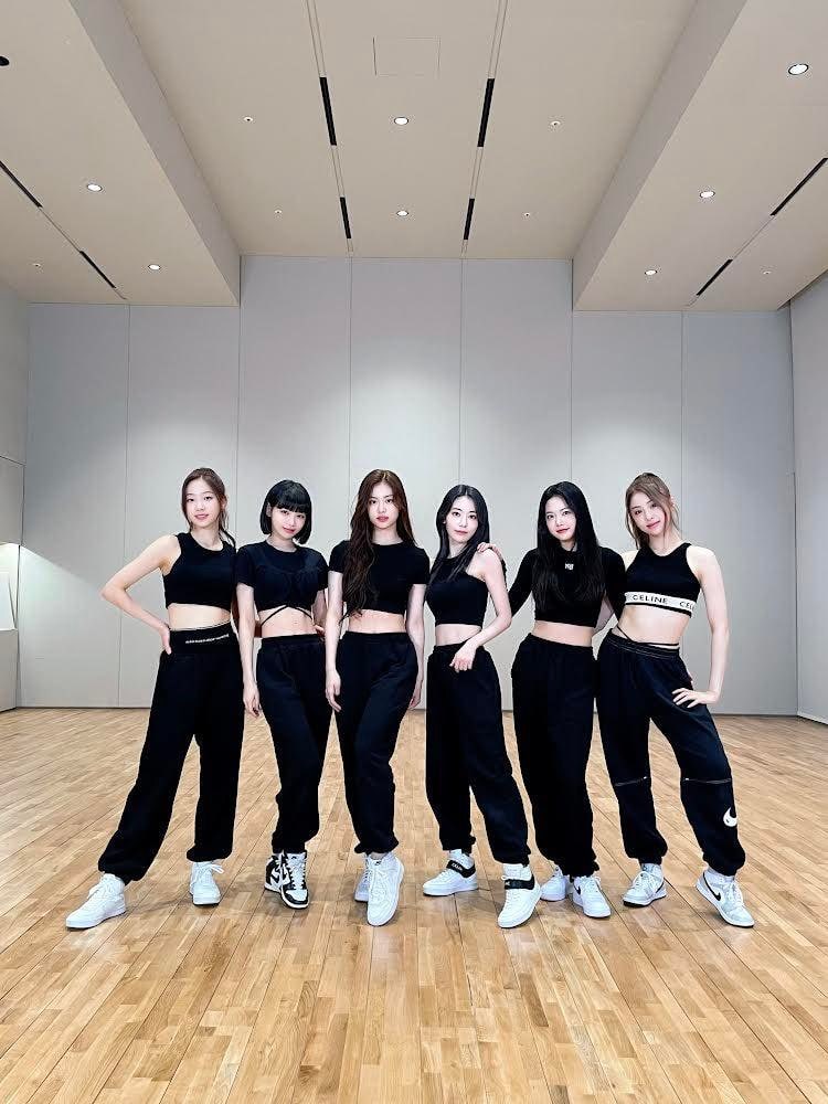 Yureimura's tweet photo. Stasera alle 21:00 sul mio canale Twitch parleremo di Kpop e molto altro. Principalmente analizzeremo LE SSERAFIM, dai membri, il concept e il mini album di debutto.

Assieme ad un ospite a me tanto caro. https://t.co/jpi7gWzuAN