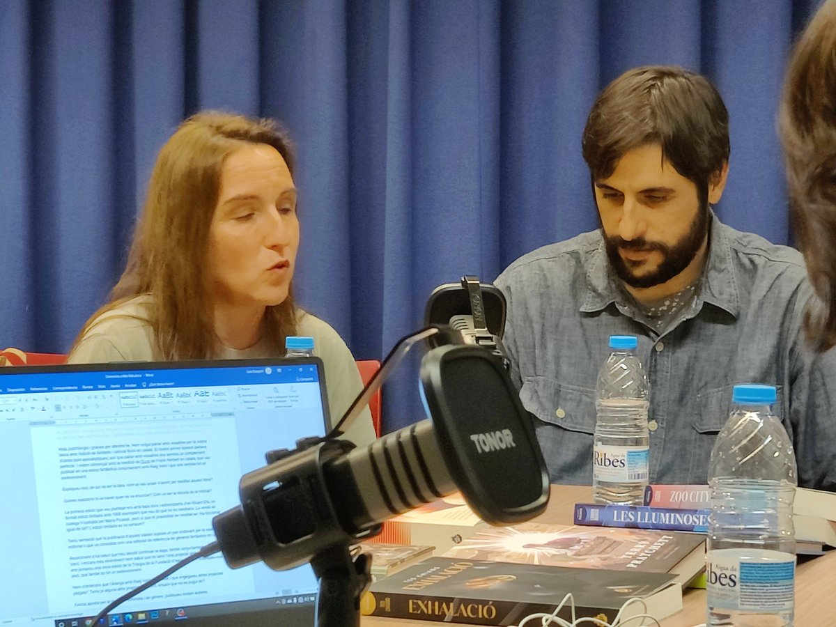 La <a href="/JUDITTAA/">Judit Terradellas</a> i en <a href="/SorgioPorex/">Sorgio Porex</a> de <a href="/MaiMesLlibres/">Mai Més</a> a la Biblioteca Francesc Boix de Poble Sec. Els podeu escoltar a les diferents plataformes del nostre podcast!