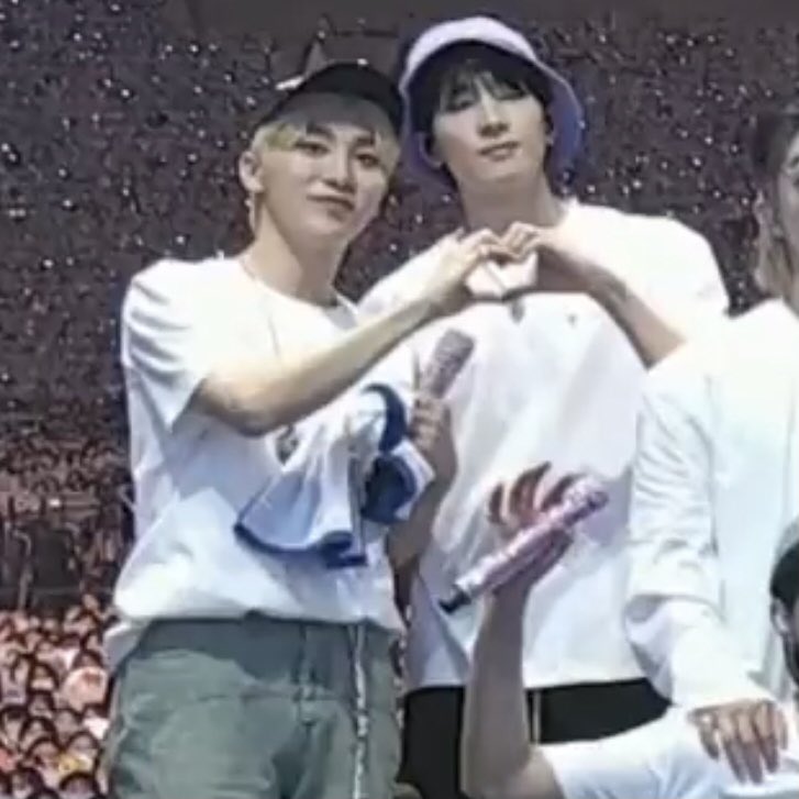 kwandump's tweet photo. seungkwan hugging his wonwoo hyung 😭😭🤍 https://t.co/yEi7Qkxp7r