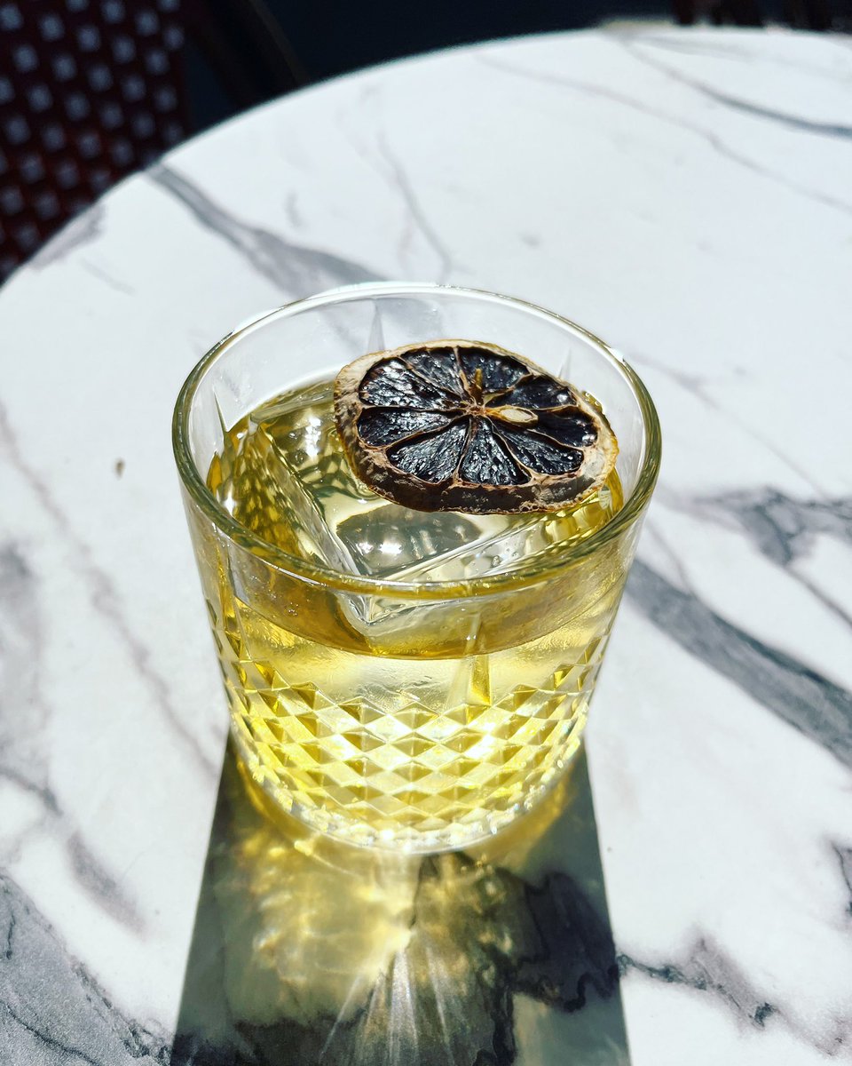 brassbarstl's tweet photo. Brass Bar's Monday Supper Cocktail
•No Exit•
Earl Grey infused Dark Rum
Montenegro
Homemade Vanilla Syrup
Lemon juice
Clarified milk
Available this evening via Bar Manager Fionna Gemzon
#cocktail #stldrinks #brassbarstl https://t.co/CaHbjYRuvz
