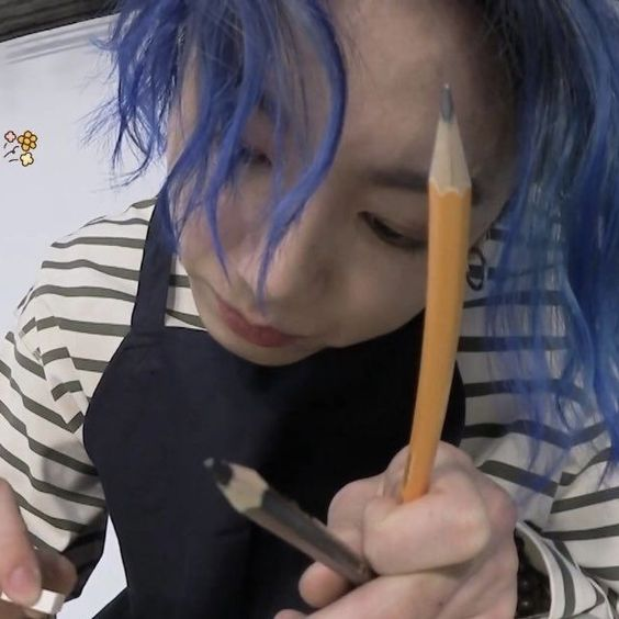 kookived's tweet photo. shhh he's concentrating 📝 https://t.co/iF6eyxO7a6