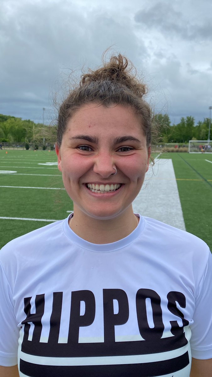 gdubhippos's tweet photo. SARAH TEAGUE WITH A CALLAHAN !!!! Look at this baller of a bean 🤩🤩😩🥺💛💛👑 https://t.co/zjl63XLDWd