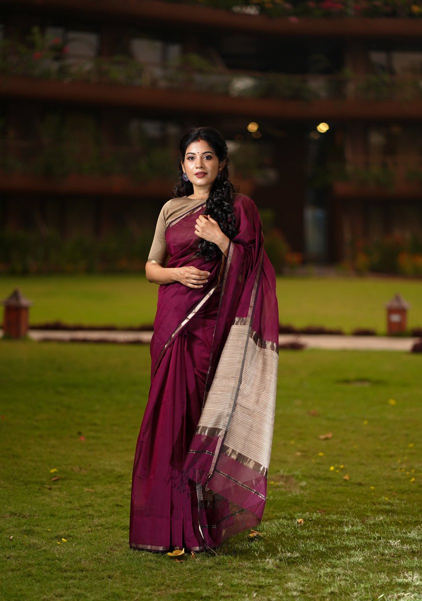 SshivadaOffcl's tweet photo. Embrace all that is you๐๐
Clicked by : @_shutter_magics_
Stylist: @KenusJoseph
Saree : #the_dstudio
Earring : #eminthahir
MUA : @max_meera
Location : @udshotels
#sareelove #sari #beingclassy #photography #happiness๐ #liveyourlife #loveyourlife #lovewhatyoudo https://t.co/z3C93QYPp5
