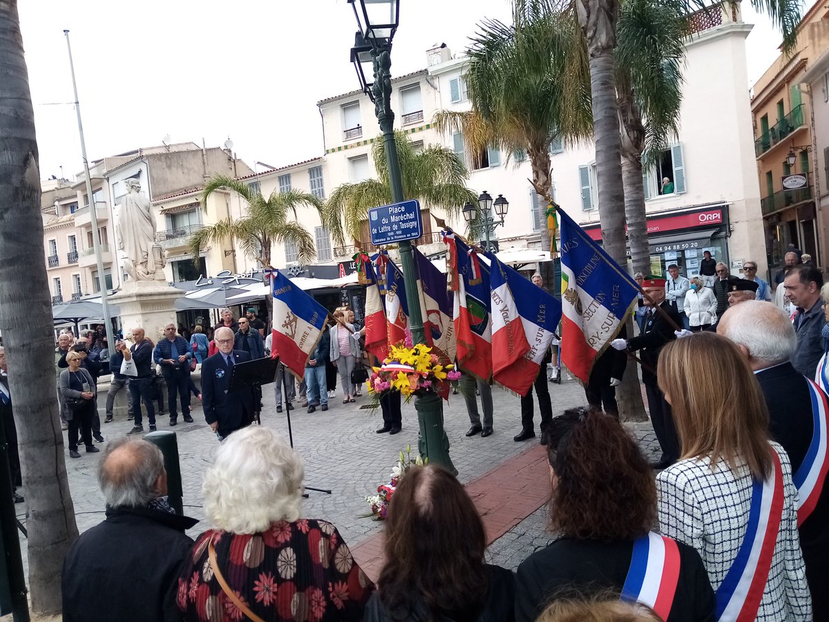 viazzi_fabien's tweet photo. Devoir de mémoire 🙏🇨🇵
#8mai1945
#rnsanary
Ce matin nous étions présents avec nos militants aux 2 cérémonies patriotiques en ce 8 mai :
-en hommage au Maréchal de Lattre de Tassigny avec un dépôt de gerbes
-au Monument de la Victoire pour rendre hommage aux militaires et civils https://t.co/TCDlrifEJW