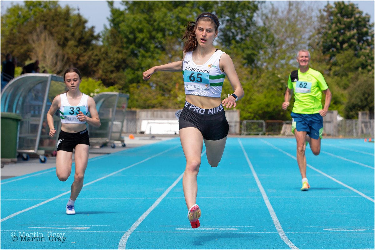MartinGrayphoto's tweet photo. Great to get back to some @GsyAthletics with todays T&amp;F Meeting at Footes Lane...
Here's a PB for Kate Bain in the 200m - 26.91
Pics up later at https://t.co/87cgQvzFgJ 📸
@GuernseySports  #guernseyathletics #200msprint https://t.co/6myRwJU7Kn