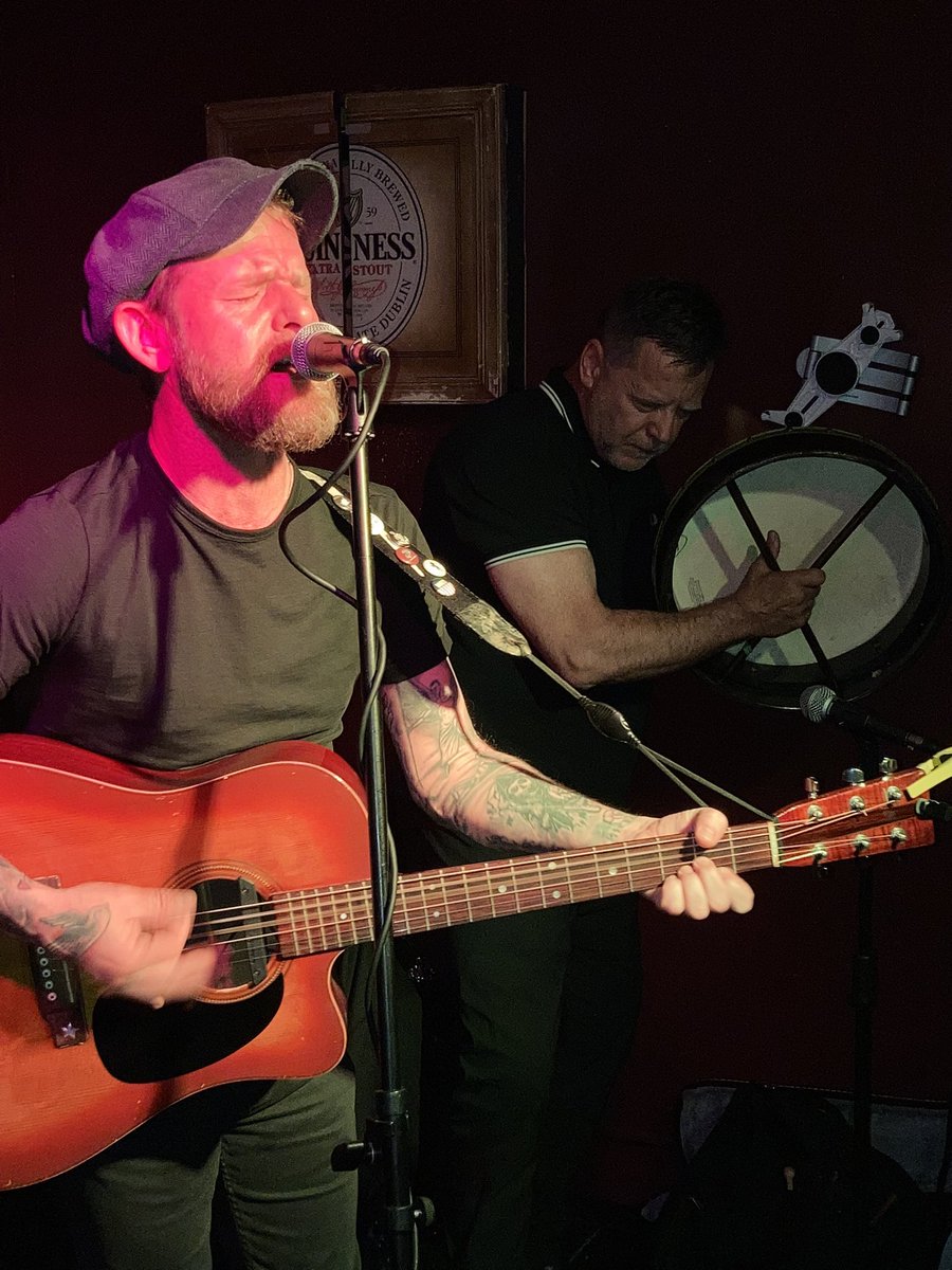 Great #craic last night @CraicFest #craicsession w @mickhargan & #tradmusic at the Wolfhound in Astoria #nyc @IrelandinNY @culture_ireland @CMJulieWon