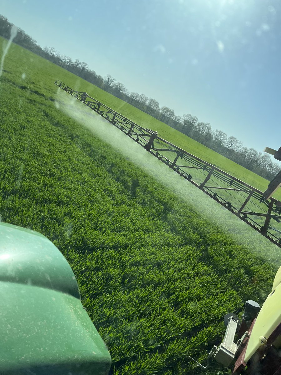 Good morning to get some Buctril on the wheat today, really happy with how things are looking here. Time to focus on starting #plant22 this week. #ontag