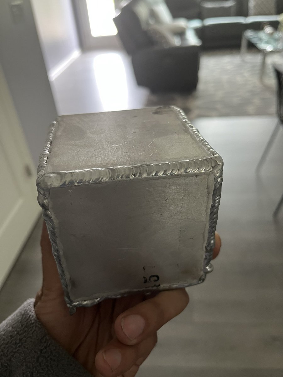 Gsondrawer's tweet image. Welded a Cube box for tig class. 
It was neat little outside corner joint project for fun 
#tigwelding #steelbox #tigweld #tigclass #beads #cornerjoints #weld #fabricated #school #education #cubebox #Aluminium #tigprocess #welded #tigwelder #forweldingcareer #beadstructure