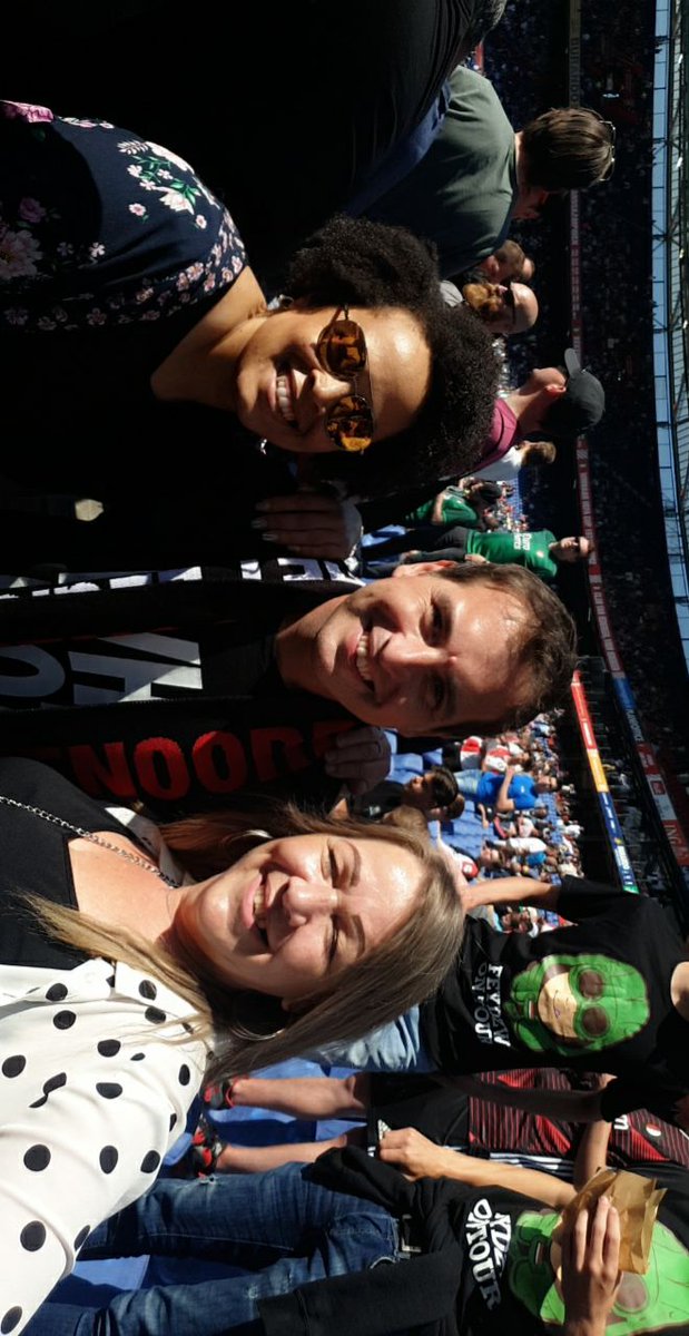 marialena1st's tweet photo. Dwarsliggers zijn we sowieso!! We zijn er weer, en @IgnacioOstertag is er óók!!! #VATOLOCO #VATASLOCAS #wijzijnerbijnaaltijd #W4 #deKuip #FEYpsv #handinhandkameraden #wijgaanwinnenalleenmethoeveelisdevraag #nietsissterkerdandatenewoord #FEYENOORD https://t.co/MJN83SE3EF