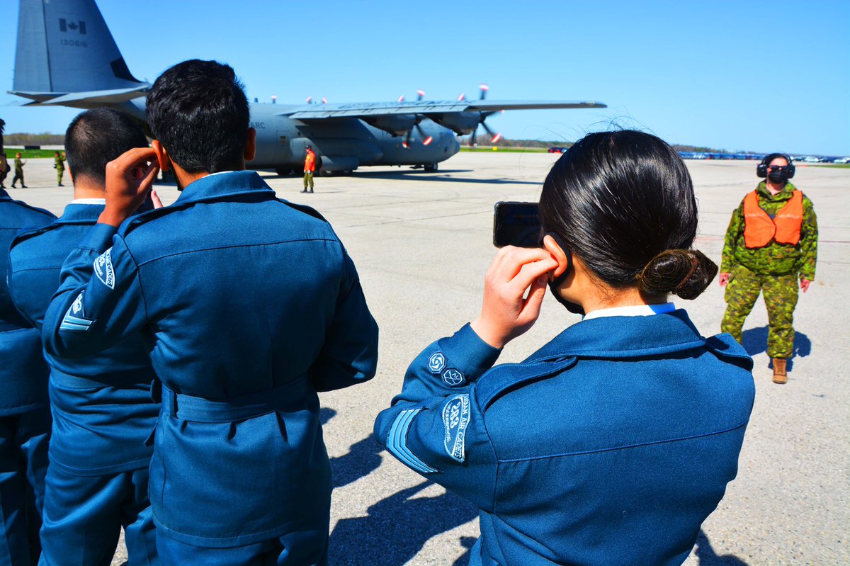 283AirCadets's tweet photo. Some more pictures from our fantastic Familiarization Flight yesterday!
#AirCadets #Cadets #youth #Aviation #IntroToAviation #RCAF #RoyalCanadianAirForce #RoyalCanadianAirCadets #Vaughan #Maple #Kleinburg #Woodbridge https://t.co/tWSquCTdwf