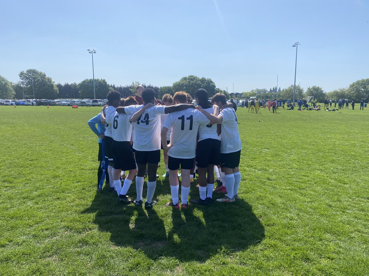JohnS_nw10's tweet photo. So proud of these boys today in the Junior League Final.Created loads of chances, just couldn’t put them all away. 2-0 down at HT, back to 2-2 second half. 3-2 up in ET only to concede with a 1/2 mins left. Lost out on penalties.Heads up and we go again.@emmabowers608 @Gasmanjim1 https://t.co/4ECik7Xwby