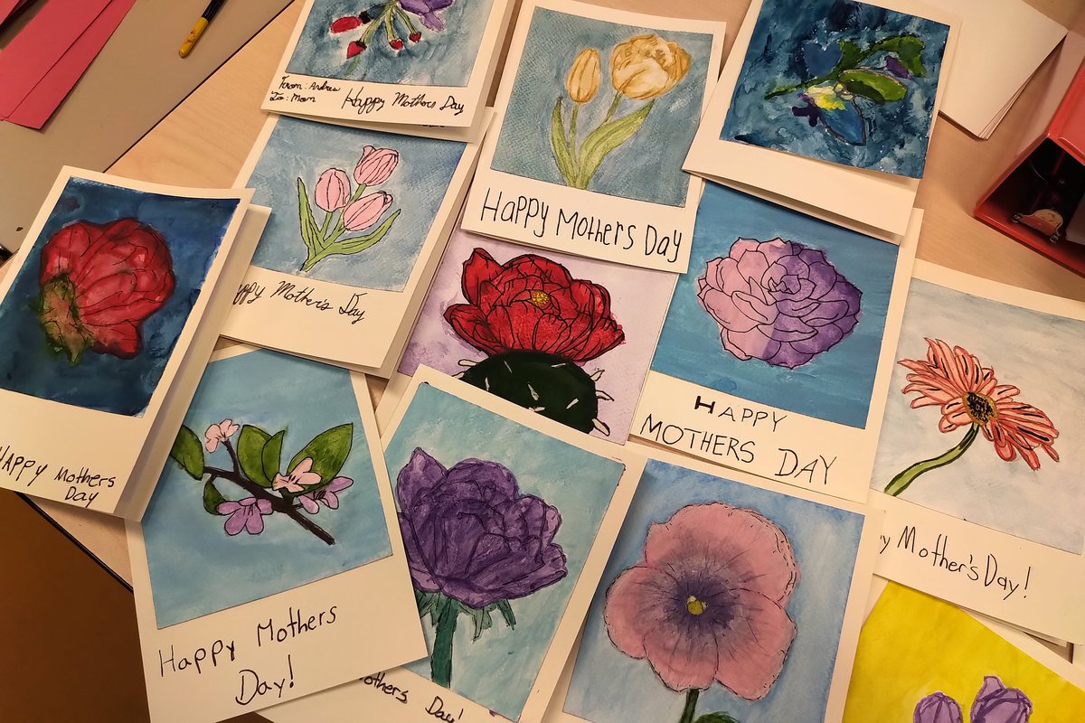 cathymai's tweet photo. Mother's Day at school after 2 years online did not disappoint. Students painted their own cards with beautiful messages inside. We also made a donation in their honour. @StAnthonytcdsb @StMichaelsFdn #MothersDay #teacherlife #lovemom https://t.co/7q5CZfiEaN