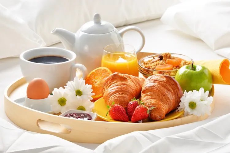 *peeks round the door of @SheriffDonnaH bedroom*
Morning sleepy head! 
*carries the tray to the bed &amp; sets it down*