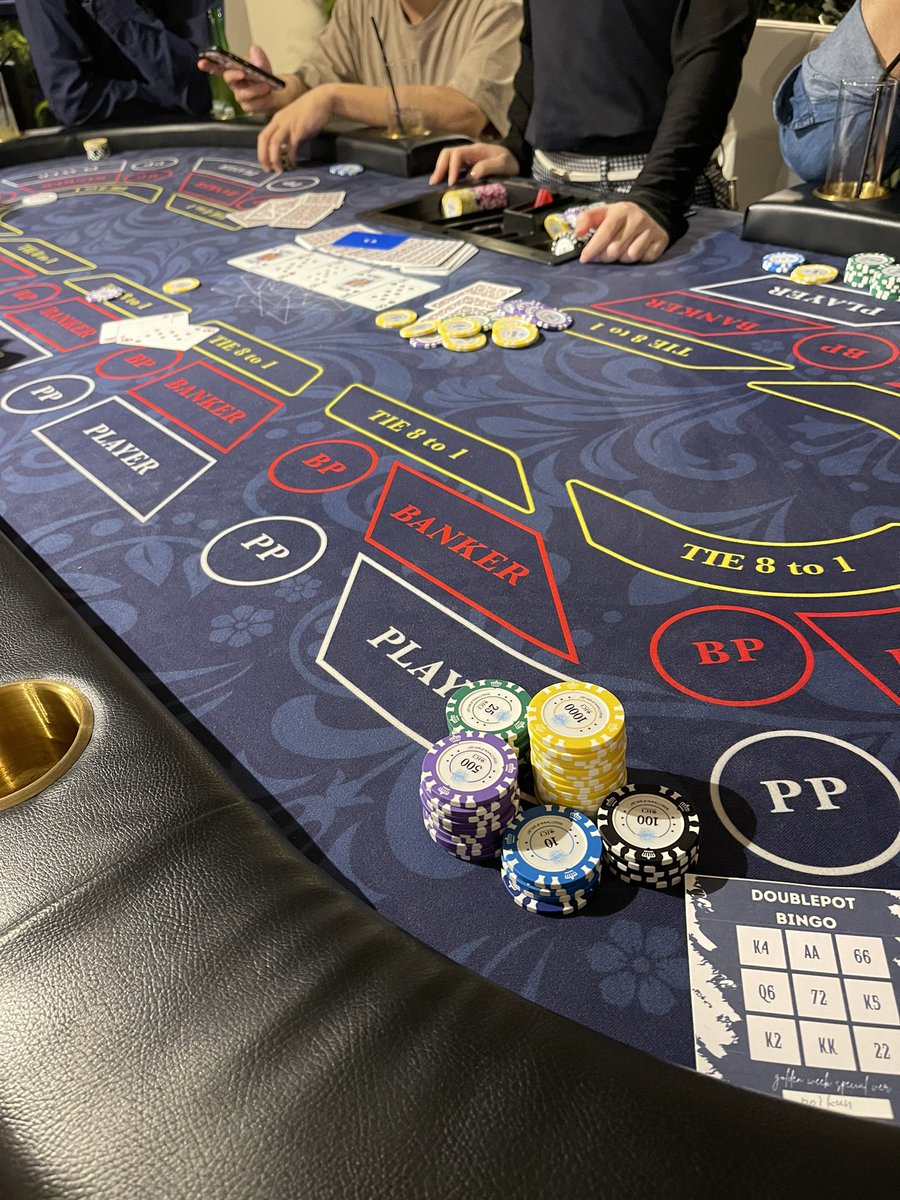 creva_koji_kk's tweet image. 今日は仲間と錦糸町のポーカールームで遊ばせて貰いました😊
競技ポーカー面白いっすよー！
#doublepot  #poker