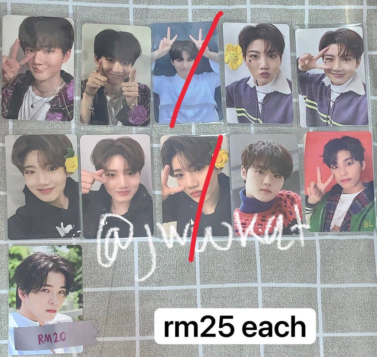 afz3ra's tweet photo. #pasarTREASURE #pasartreasureMY @pasarTREASURE @pasartrsr  
help rt ! 
🇲🇾 WTS TREASURE BULK
open sharing bulk

📌 circle to claim
📌 need all taken to proceed 💔 
📌 no backout
📌 exc local pos and packaging fee

https://t.co/ovagDcCzRg 
claim through here ^ https://t.co/4fqixfIUsk