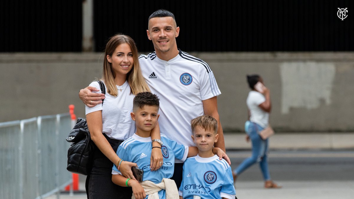 newyorkcityfc's tweet photo. Happy Mother’s Day to all of our #NYCFC moms out there 💙💐 https://t.co/eaq0tCoVSD