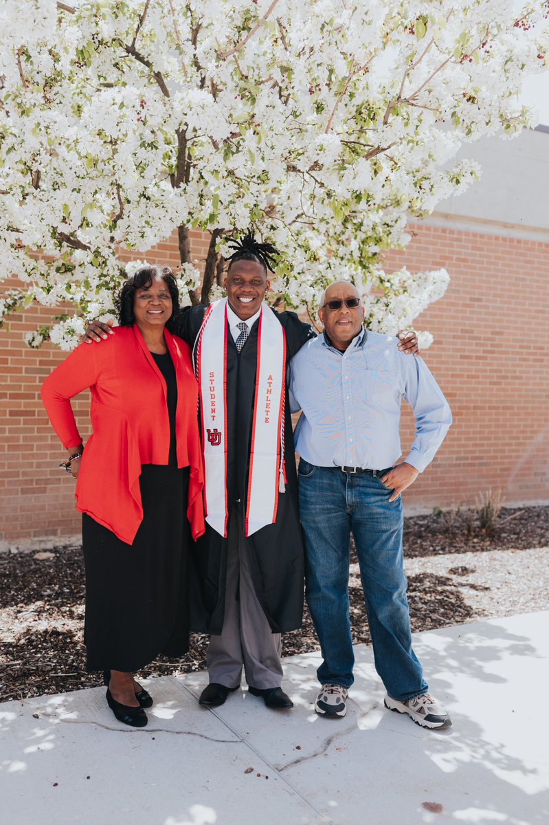 Braeden Daniels with parents