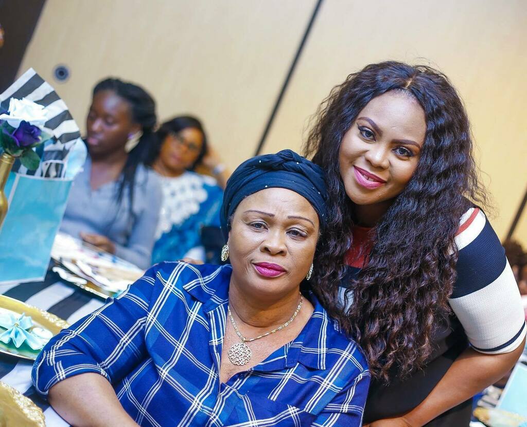 Fun Fact about my mum : 

I got my love of beauty and fashion from here. She’ hardly gets angry or complain and extremely beautiful in and out 🤩. 
She’s one of those people that are funny but doesn’t know it lol. She’s a wonderful grandma, and an ama… instagr.am/p/CdTK6JPrO7s/