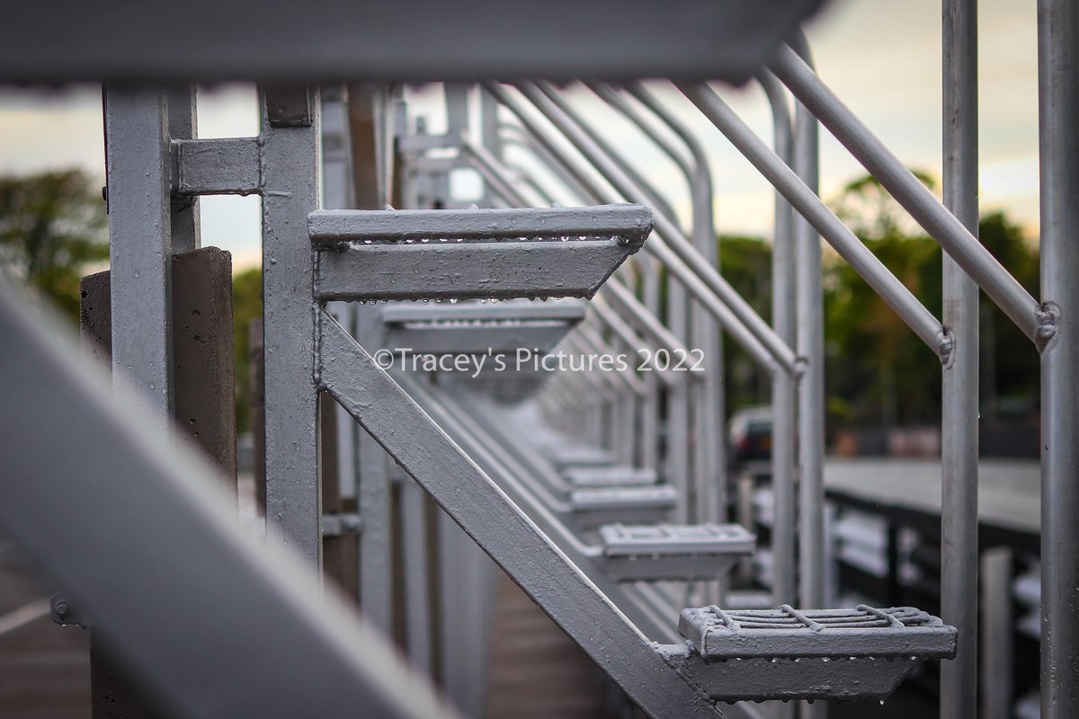 TraceysPics's tweet photo. @ttracesofficial The Grandstand waiting ... 20 days... #lovett #ttmountaincourse #tt #roadracing #loveiom https://t.co/FW20xLerGK