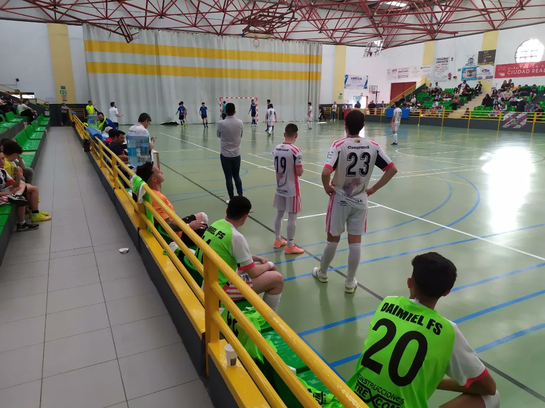 DaimielFutSala's tweet photo. 𝐂𝐀𝐑𝐑𝐔𝐒𝐄𝐋 𝐃𝐄 𝐆𝐎𝐋𝐄𝐒 ⚽🥅 𝐏𝐀𝐑𝐀 𝐒𝐄𝐋𝐋𝐀𝐑 𝐋𝐀 𝐏𝐄𝐑𝐌𝐀𝐍𝐄𝐍𝐂𝐈𝐀🎯

Partido el disputado ayer ante #Minaya en donde los 💜 salieron concienciados desde inicio y pudieron ofrecer a los ➕ de 3⃣0⃣0⃣👥 la victoria que sella la permanencia en la categoría 💪💯 https://t.co/HhtvcpwUje