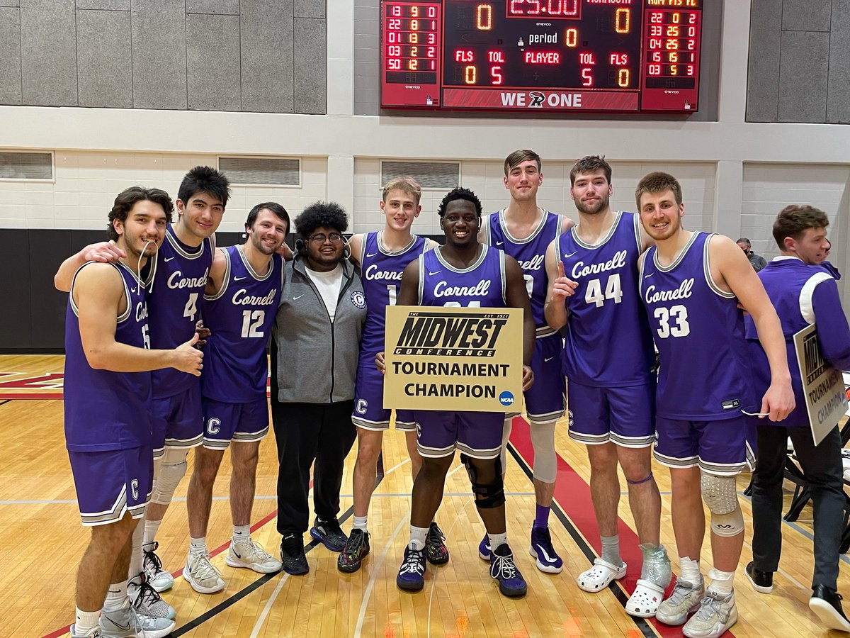 Congratulations to our seniors graduating today. Raf-Cooper-Marcus-Hart-Daniel-Jordan. *Cooper graduated last spring. 
I will not be in attendance for a good reason. I'm in Phoenix celebrating my daughter Lindsay receiving her Doctorate Degree. Proud of all of them. #Family