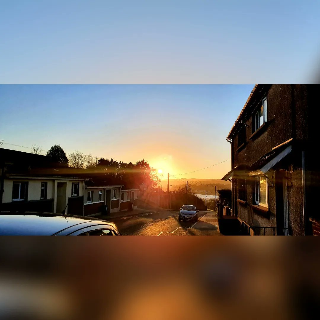 Take every step and follow that footpath, road, beach, street or wherever coz when you follow that sunset it may not last forever🌅 #photography #sunsets #wexford #streetphotography #nature #eire  #visitireland  #sunsetphotography #hometown #street #newross #visitwexford
