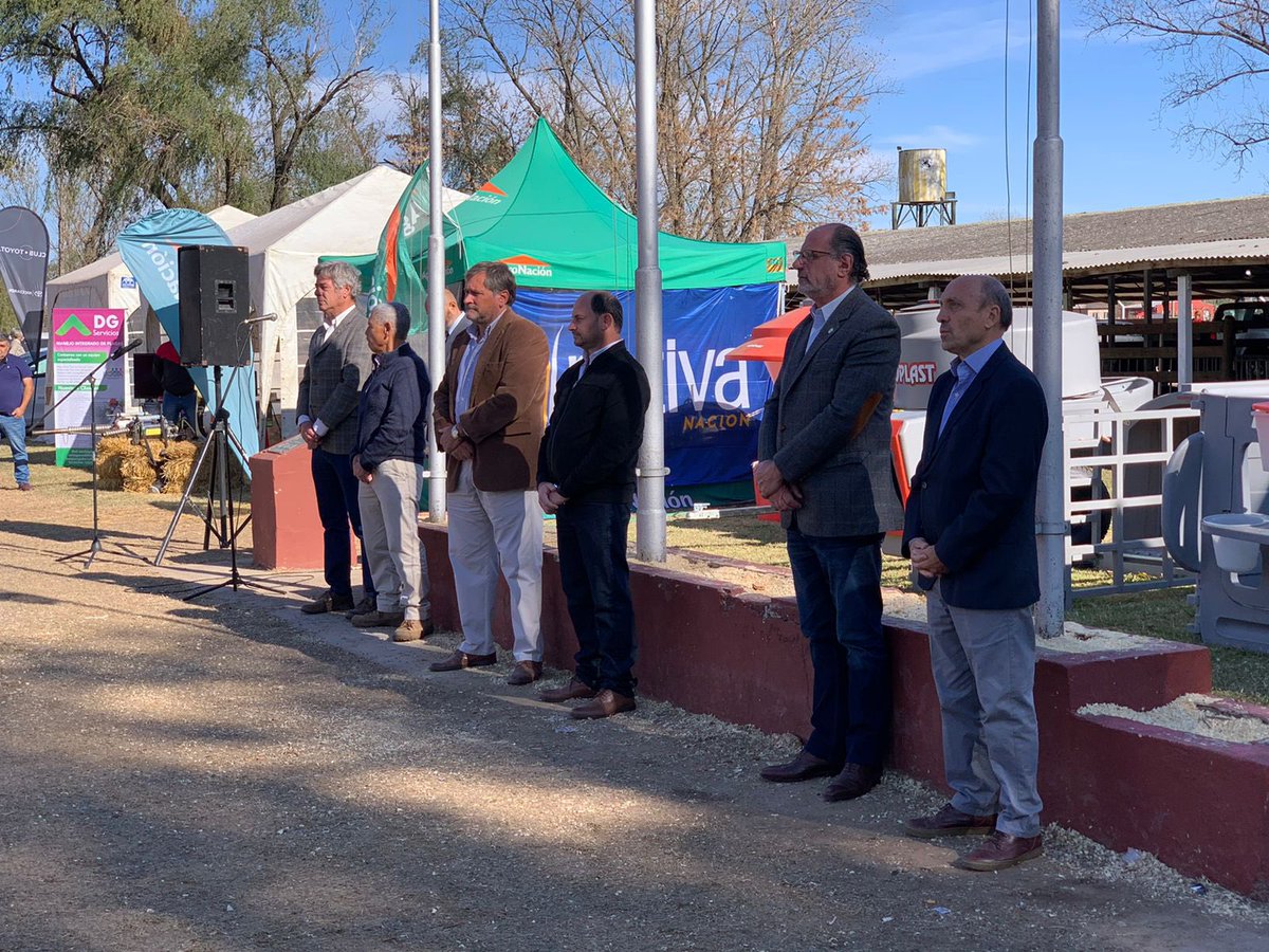 CRAprensa's tweet photo. El presidente de CRA @Jorge_Chemes participa de la #ExpoSuipacha junto a @HFSalaverri , presidente de @CARBAP_ARG .
Seguimos acompañando a los productores y rurales por todo el país!
Aguante el campo!
#SomosCRA https://t.co/TIizTFgJ6Z