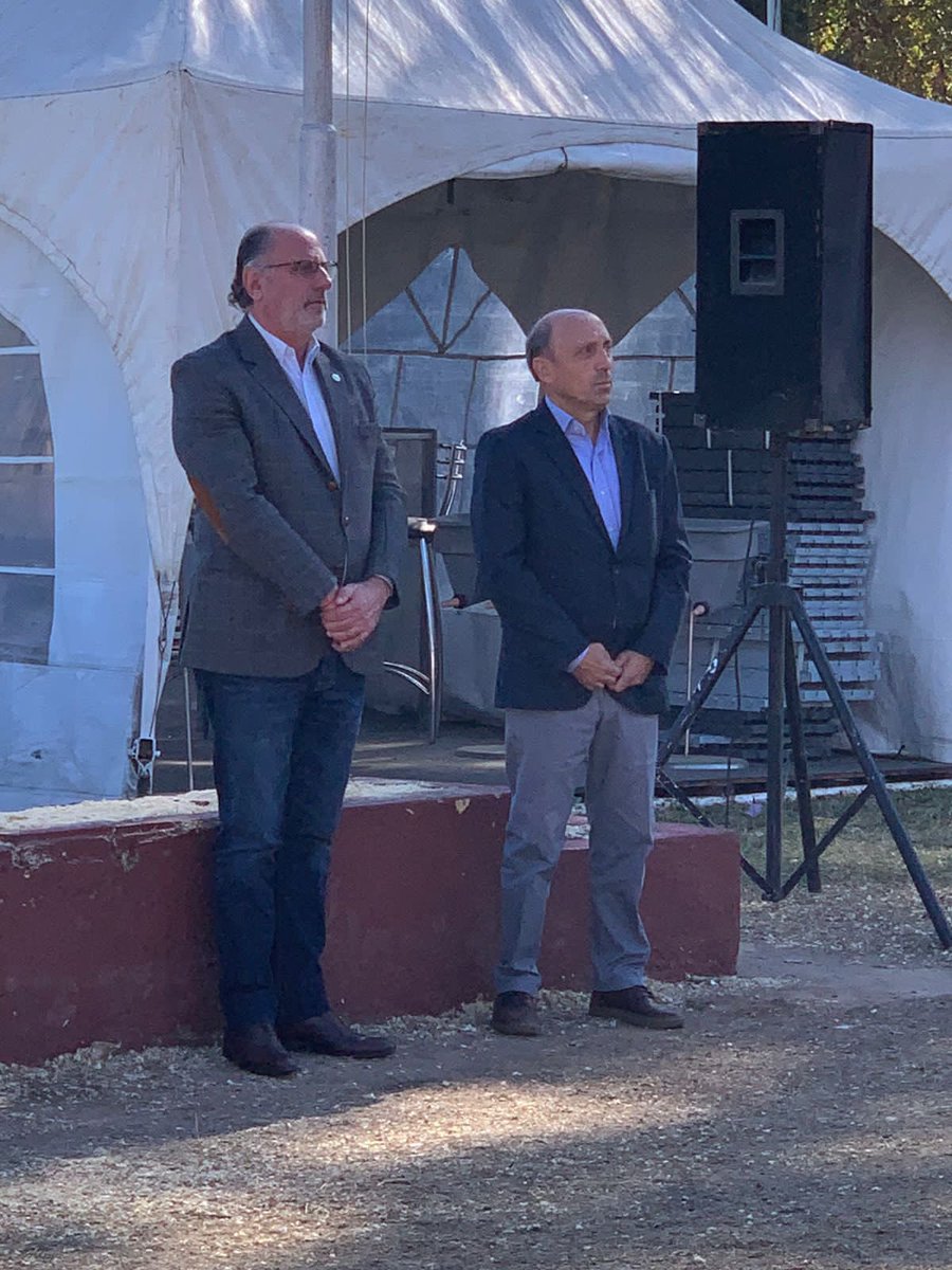CRAprensa's tweet photo. El presidente de CRA @Jorge_Chemes participa de la #ExpoSuipacha junto a @HFSalaverri , presidente de @CARBAP_ARG .
Seguimos acompañando a los productores y rurales por todo el país!
Aguante el campo!
#SomosCRA https://t.co/TIizTFgJ6Z