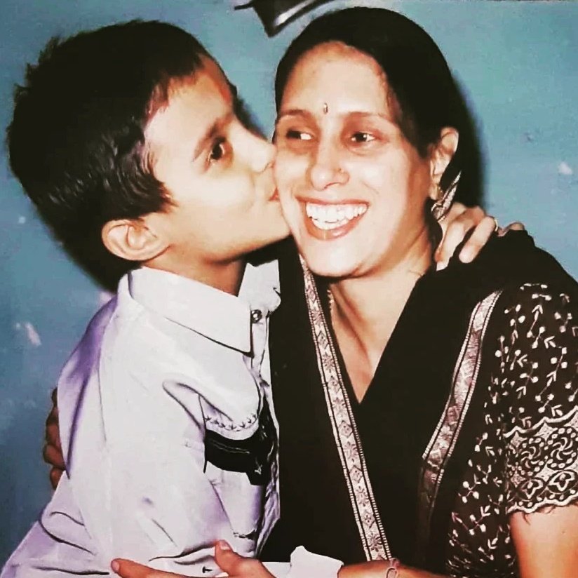 shou12ya's tweet photo. माँ के लिए क्या लिखूं ,
जो हूँ उसी की वजह से तो हूँ  ❤️
 #MothersDay #माँ #mummy https://t.co/lYPAuZCYEj