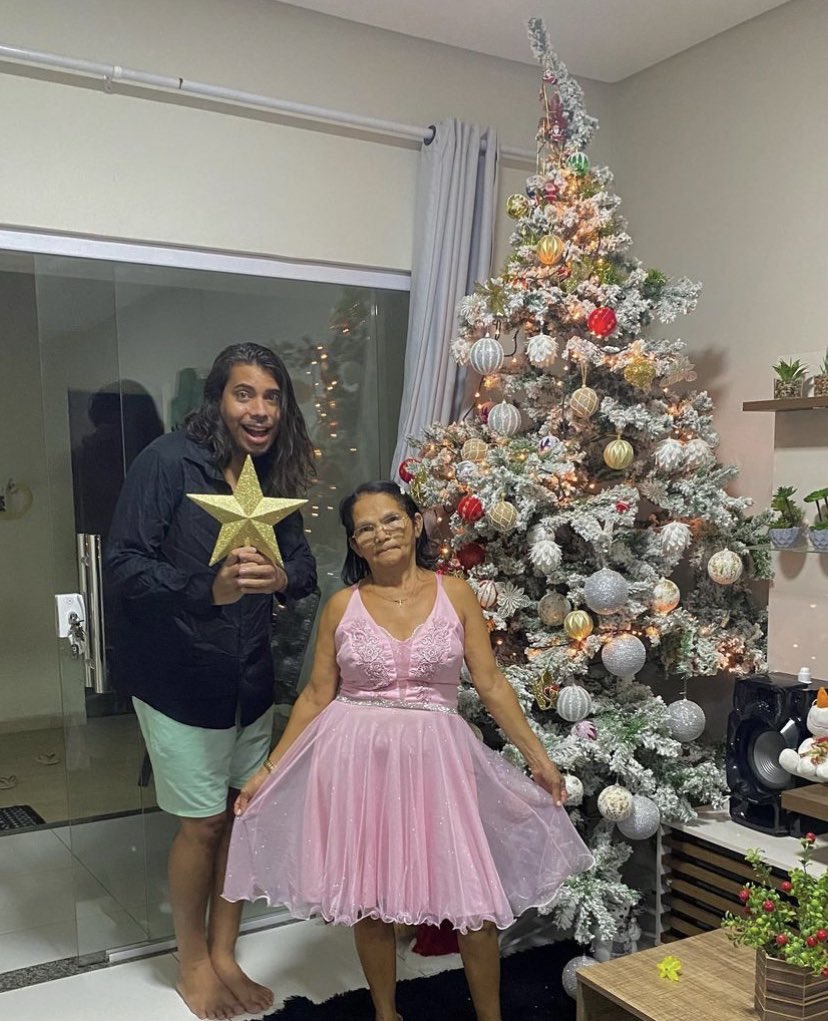 baianotvofc's tweet photo. Feliz dia das maes especialmente para ela minha rainha, minha deusa, amo voce mamaezinx. https://t.co/6hnsPYByw4