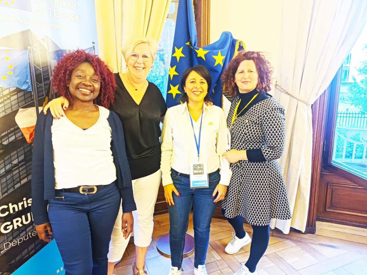Fin d’ un week end à Strasbourg riche en rencontre de députés européens🇪🇺<a href="/ValerieHayer/">Valérie Hayer</a> <a href="/sandrogozi/">Sandro Gozi</a> <a href="/fabienne_keller/">Fabienne Keller</a> <a href="/charanzova/">Dita Charanzová</a> <a href="/GrudlerCh/">Christophe GRUDLER</a>  🙏                               Bravo à <a href="/MdeBezenac/">Matthieu de Bézenac</a> @Valiere_Antonin #Renaissanceeuropeenne72
