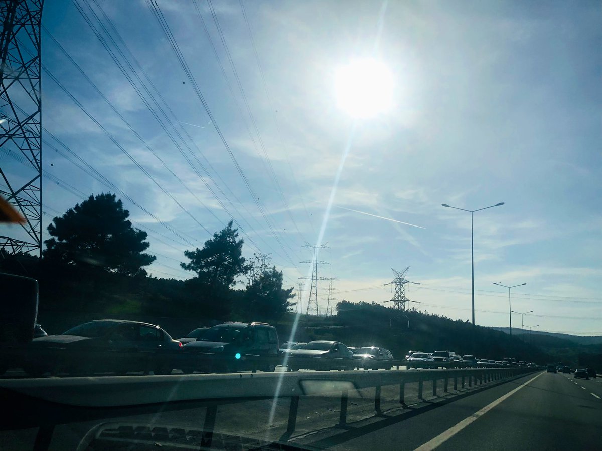 kemeronline's tweet photo. Göktürk Kemerburgaz Yolu Hasdal yönüne doğru geleneksel haftasonu piknikçi trafiği sebebiyle çok yoğun, yoğunluk üniversite kampüsün oradan hasdala kadar devam ediyor #göktürk #kemerburgaz #trafik  #kemeronline https://t.co/NenTaR935D
