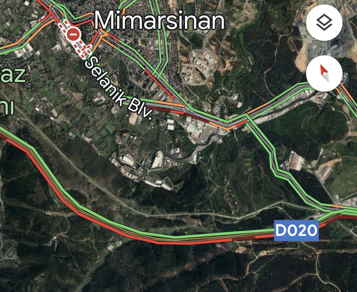 kemeronline's tweet photo. Göktürk Kemerburgaz Yolu Hasdal yönüne doğru geleneksel haftasonu piknikçi trafiği sebebiyle çok yoğun, yoğunluk üniversite kampüsün oradan hasdala kadar devam ediyor #göktürk #kemerburgaz #trafik  #kemeronline https://t.co/NenTaR935D