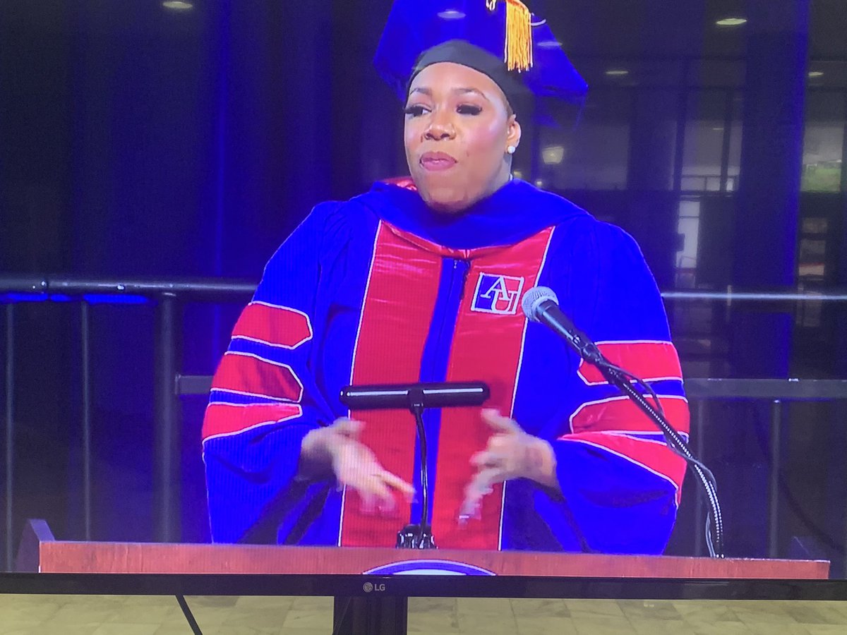 AU_SPA's tweet image. “I’m here because my heart is full of hope. Hope that every graduate under the sound of my voice will go head over heels for work you will come to love.” Thank you to our commencement speaker @SymoneDSanders for an uplifting message for our grads!