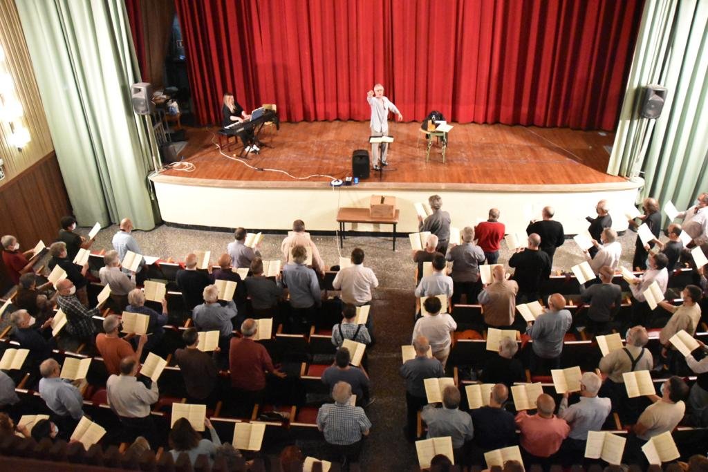 MessiesBcn's tweet photo. Fotos de #PepLarrazabal de l'#assaig d'aquest cap de setmana 
#Mozart https://t.co/1E9XdGb6lN