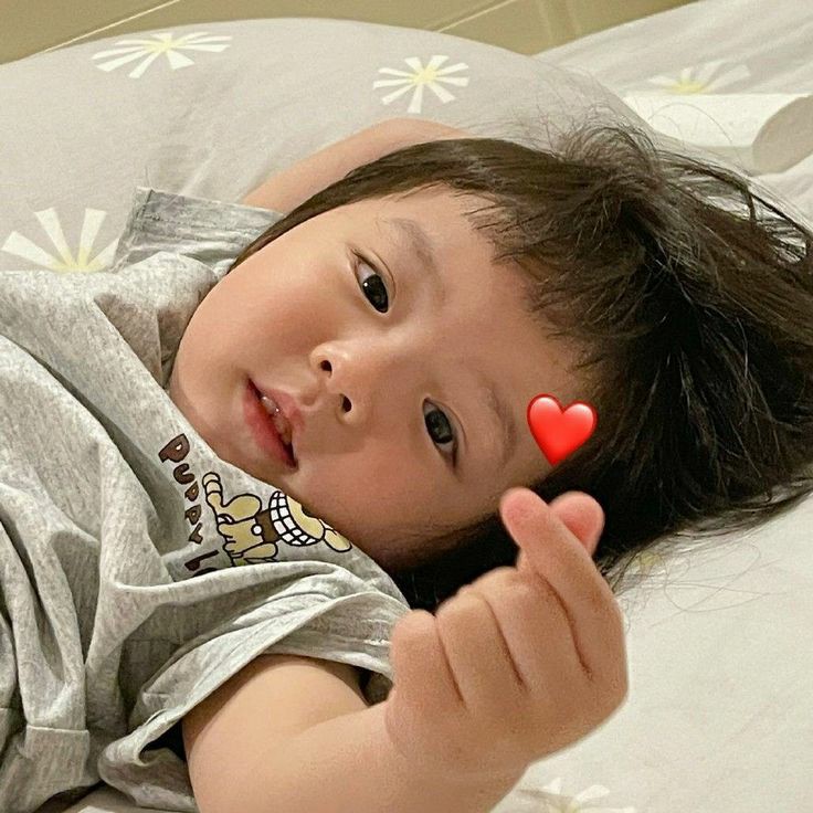 ___Hanuel's tweet photo. @Agatho_Kako @Shinch_an01 Aleee Le le Meli Bachii .... 
Aaa Kar aaa 🙂 .... Dil Wali Chocolate 😂😭❣ https://t.co/EK8xBN66Hr