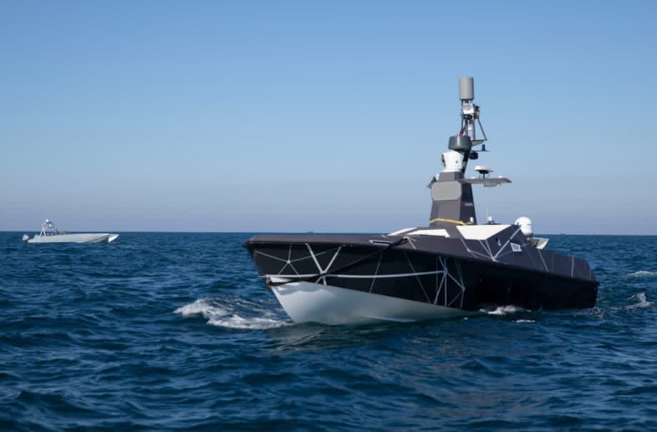 mtxg_ms1tm1's tweet photo. In Feb 22, the CHOPS(MW) attended #IMX22 which was the largest Maritime Exercise in the Middle East and the largest Autonomous Maritime Exercise in the world. MARTAC USV T38, MAST-13 USV and an RQ-20 PUMA UAV. #NavyCapability #NavyPartnerships #RFALymeBay #MARTAC #L3Harris #700X https://t.co/pCXAqmHfzN