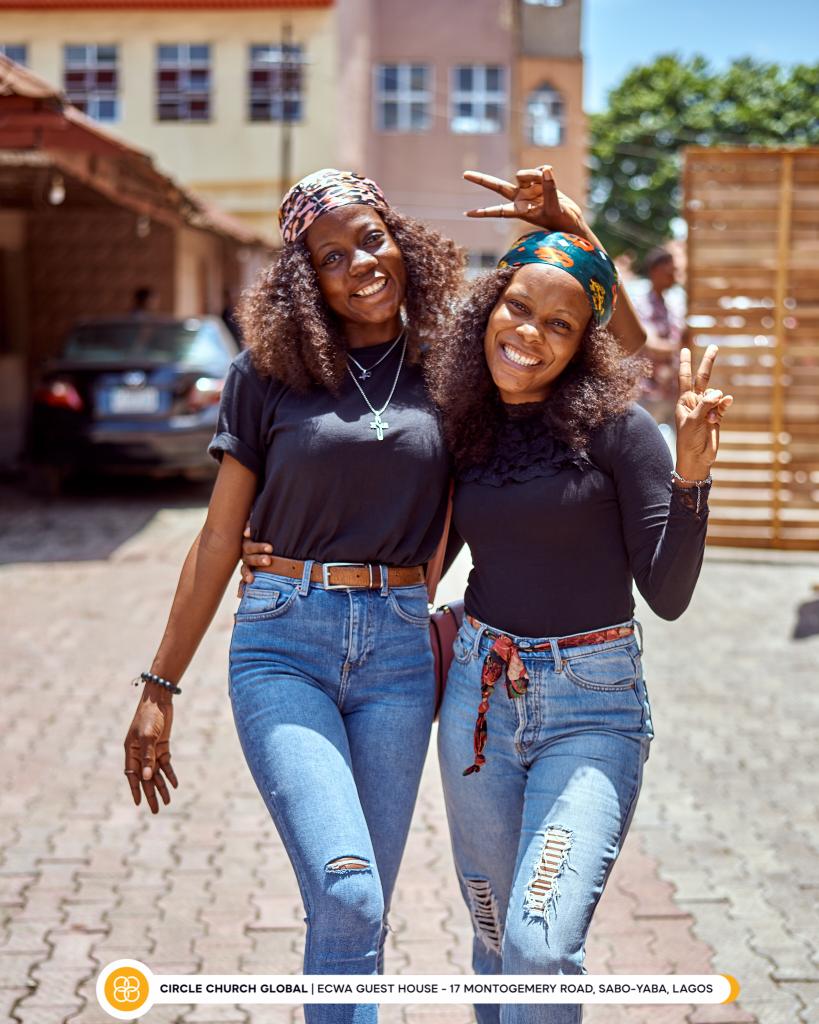_dammiiee_'s tweet photo. After service shenanigans 😂❤️

My church @CircleChurchNG is an amazing church! I love my family 🥺❤️

How was service for you?! 🔥🔥 https://t.co/2sYS2WuR5C https://t.co/1I2gqk0SGd