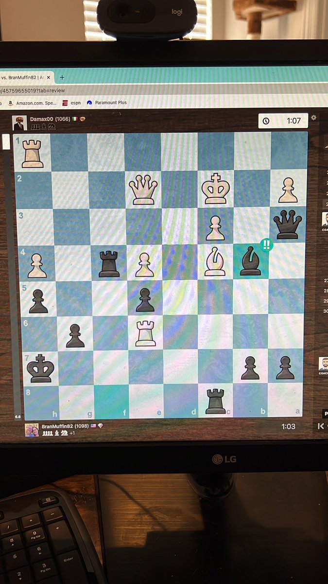 BrandonArcade's tweet photo. Never mind the 58.5 accuracy ;) @chesscom https://t.co/cxonicUMq4