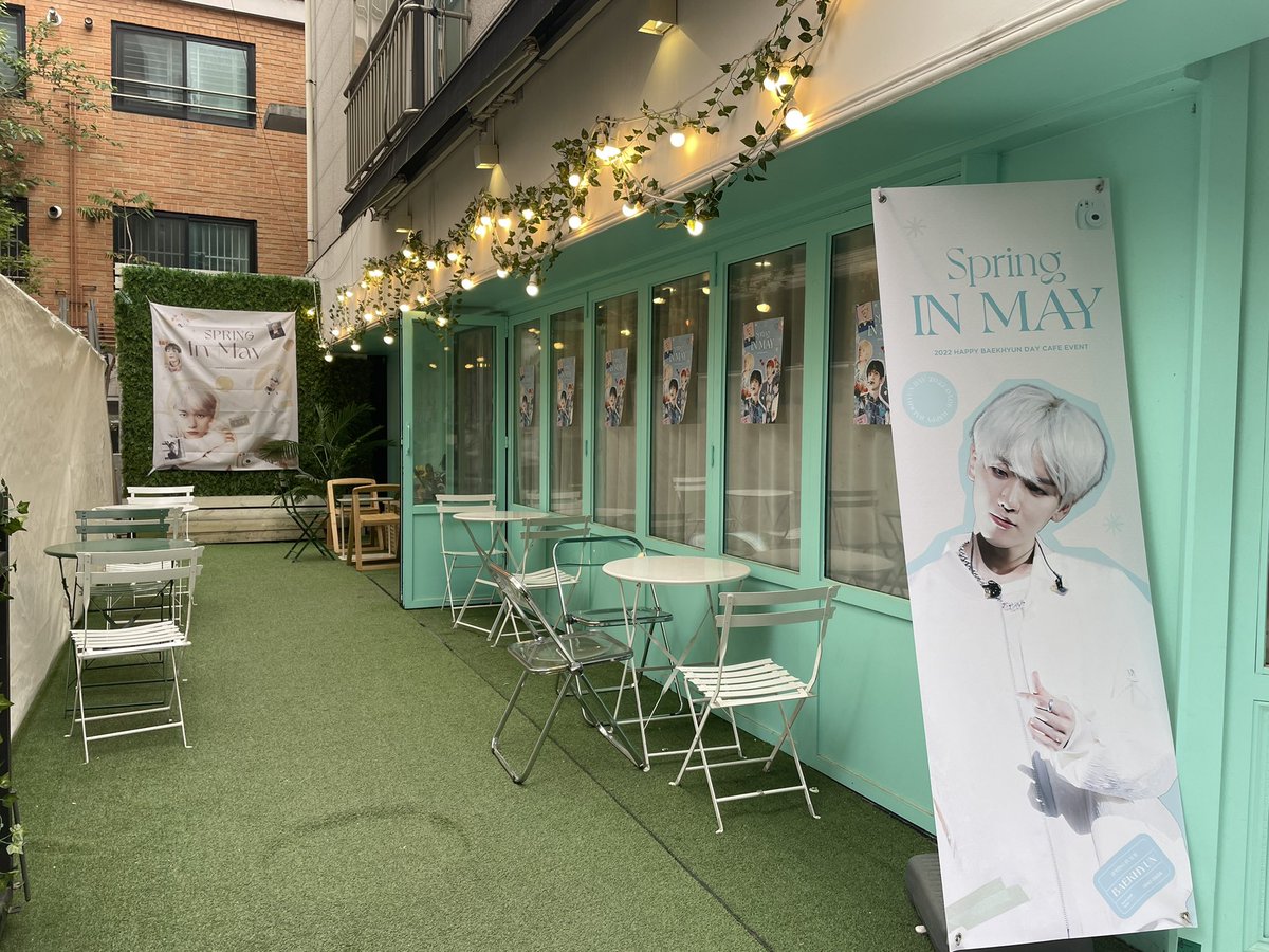 _immer__xo's tweet photo. 10  카페 비비드

#SPRINGINMAY_06
#딱_보고싶은_시간_큥일
#EXO #BAEKHYUN #HAPPYBAEKHYUNDAY

@kyoongmaz56 https://t.co/sAzaJ9zlgT